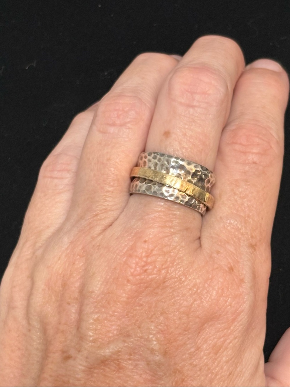 R1476 Silpada Spinner Ring 8.5 Hammered Sterling Silver 14K GP - Picture 6 of 7